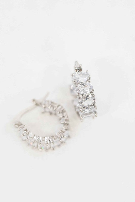 Lovoda Oval Stone Hoop Earrings