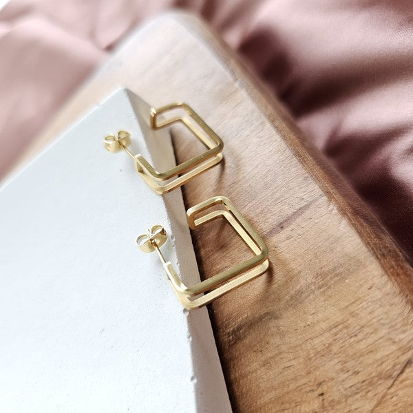 Spiffy & Splendid Luxe Gold Kamora Hoops