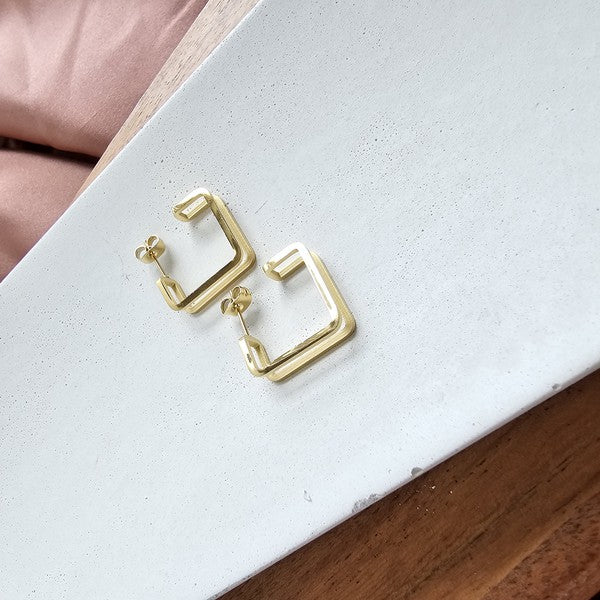 Spiffy & Splendid Luxe Gold Kamora Hoops