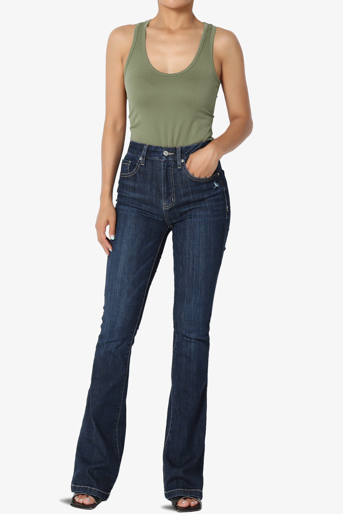 Rego Sleeveless Scoop Neck Seamless Bodysuit