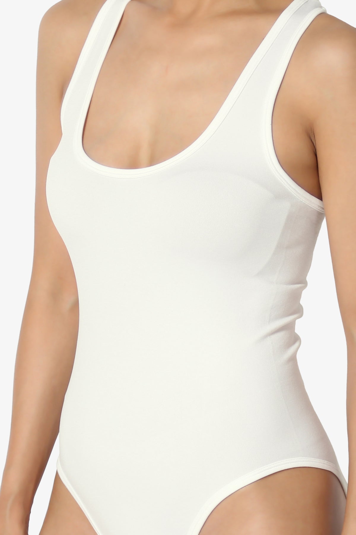 Rego Sleeveless Scoop Neck Seamless Bodysuit
