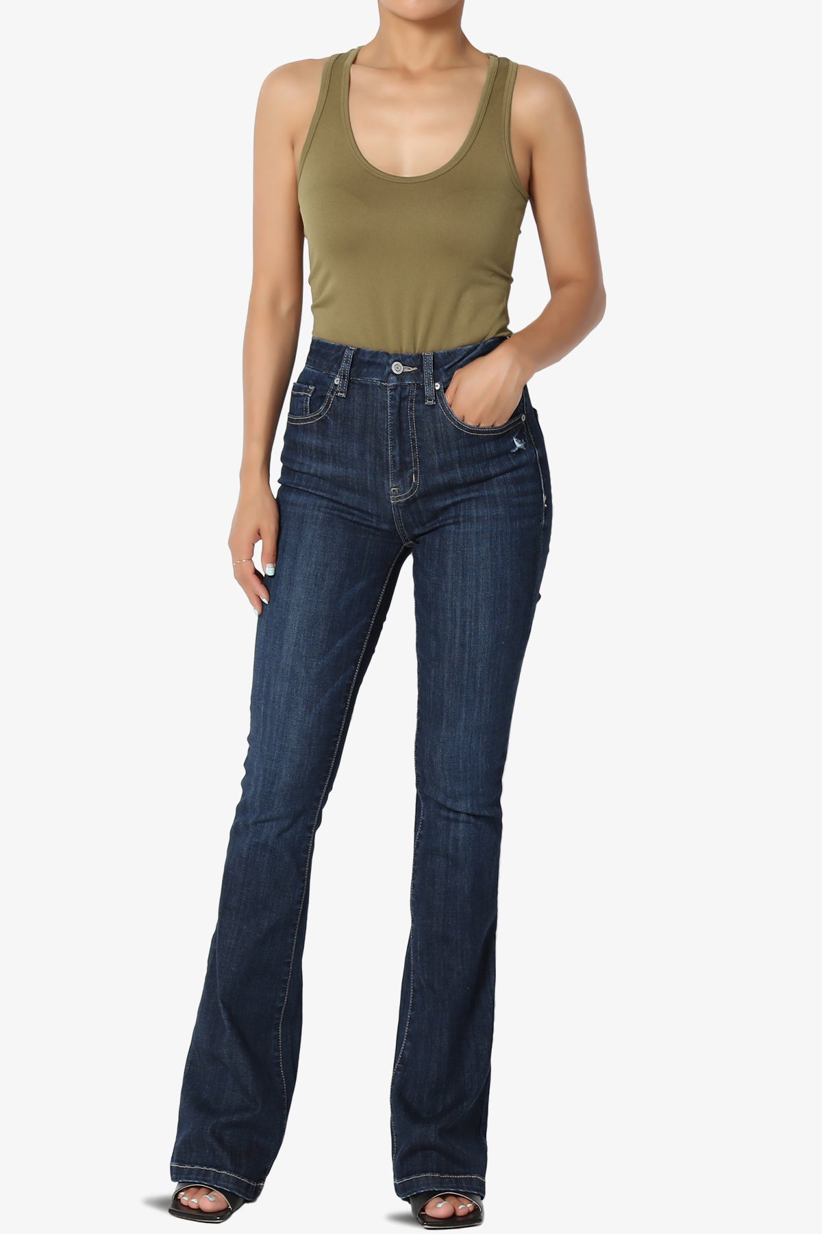 Rego Sleeveless Scoop Neck Seamless Bodysuit