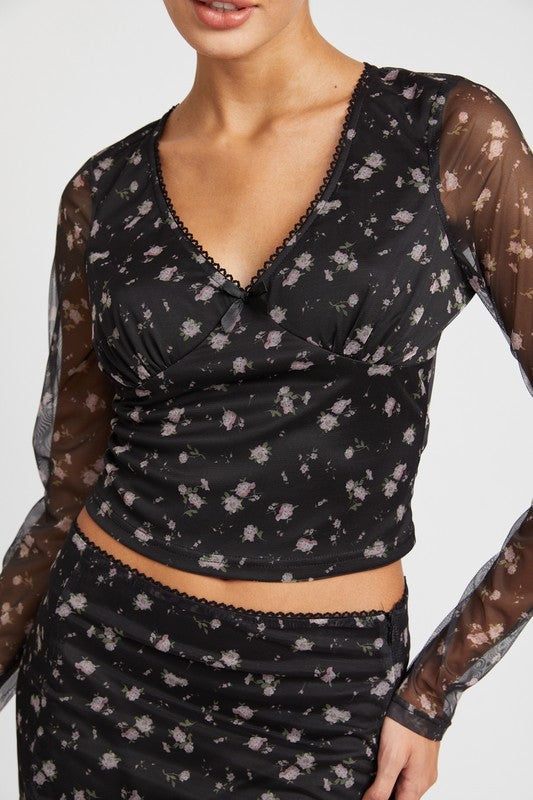Emory Park FLORAL PRINT MESH CROP TOP WITH V NECK