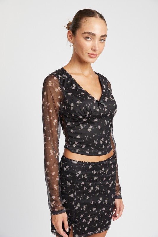 Emory Park FLORAL PRINT MESH CROP TOP WITH V NECK