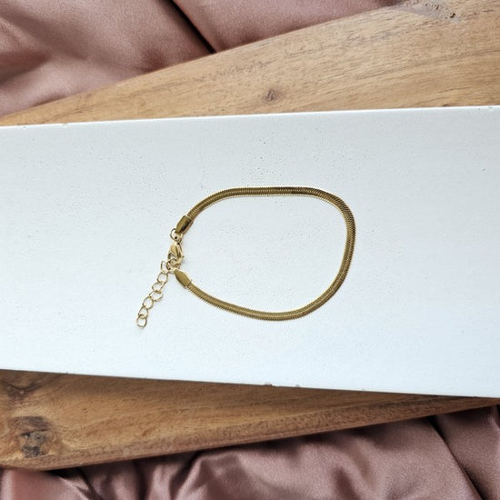 Spiffy & Splendid Luxe Gold Herringbone Bracelet