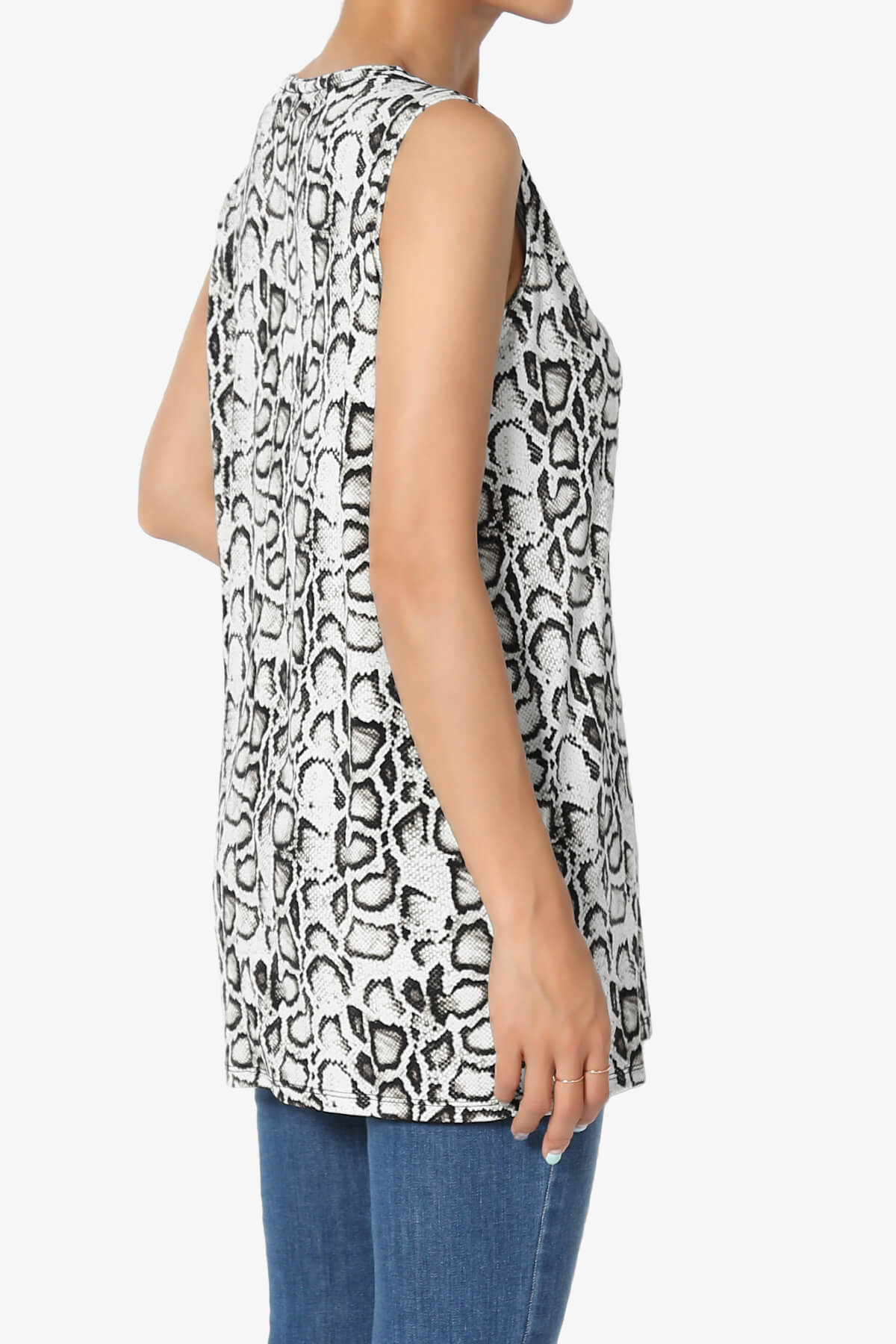 Lilly Snake Print Side Slit Fluid Knit Tank Top BLACK_4