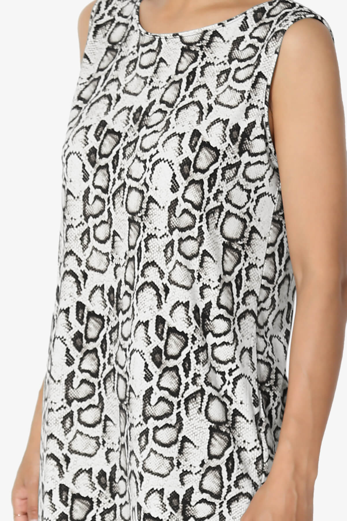 Lilly Snake Print Side Slit Fluid Knit Tank Top BLACK_5