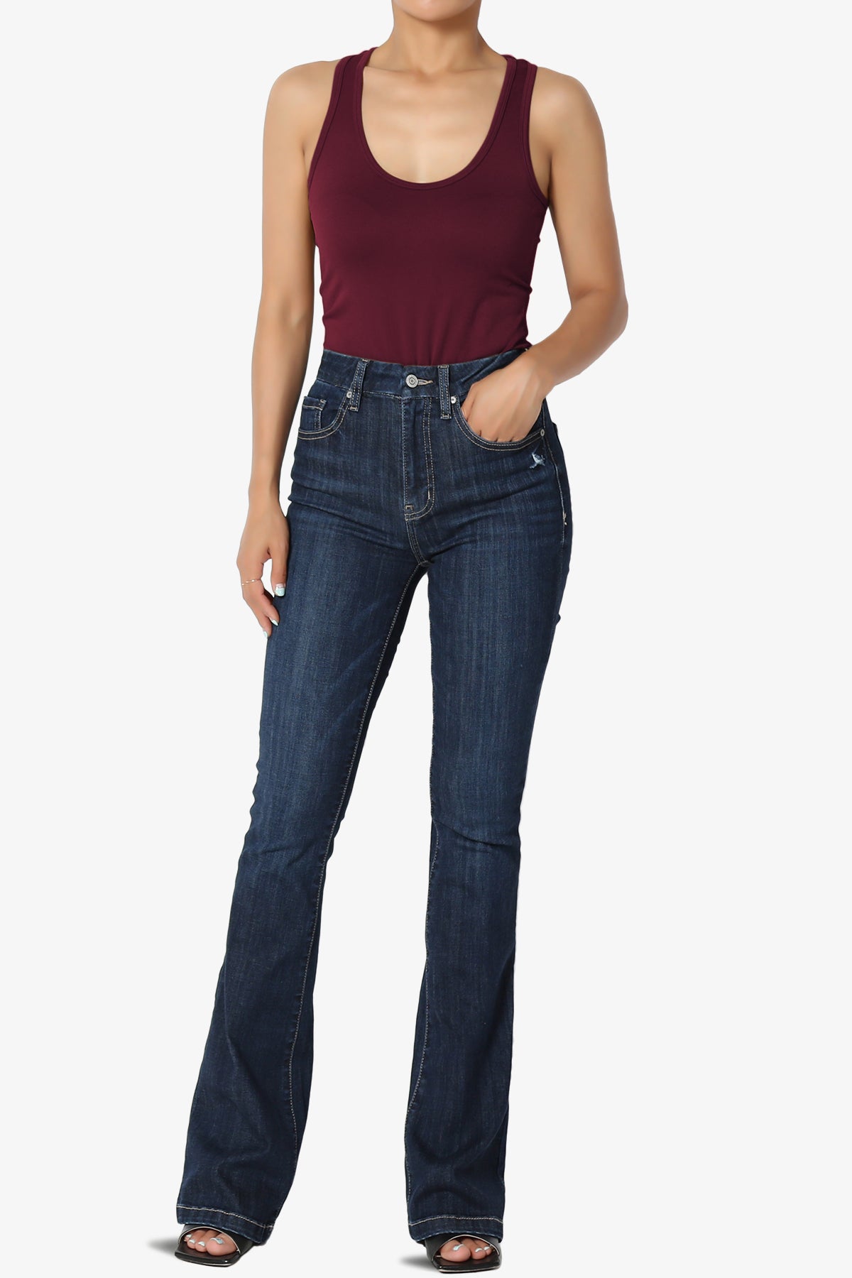 Rego Sleeveless Scoop Neck Seamless Bodysuit